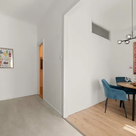 Chic 2br Loft Steps From Great Synagogue Budapest
