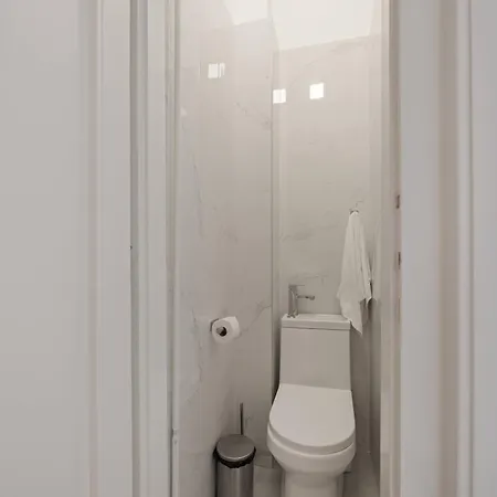 Chic 2br Loft Steps From Great Synagogue * Budapest