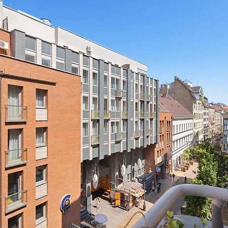 Chic 2br Loft Steps From Great Synagogue * Budapest