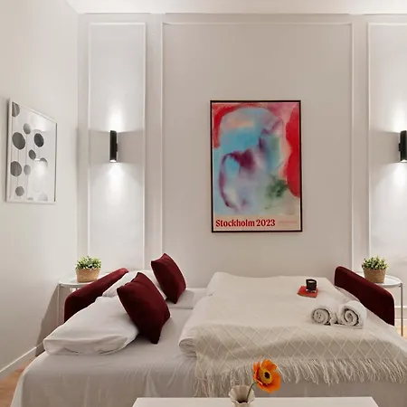 Chic 2br Loft Steps From Great Synagogue